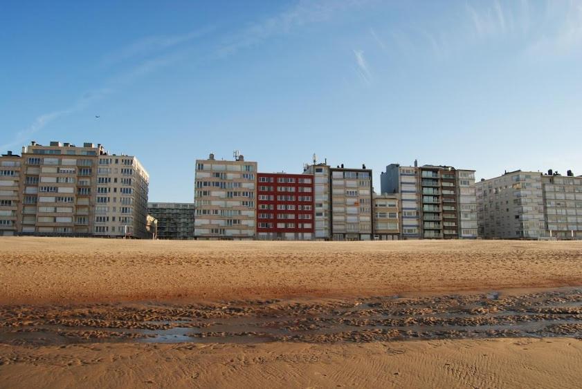 Modern Appartement Op De Zeedijk Met 2 Slaapkamers Te Oostende Exterior photo